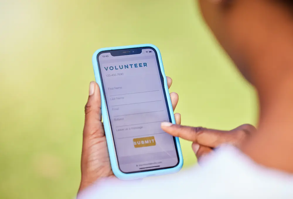 phone screen volunteer digital application Phone screen volunteer digital application